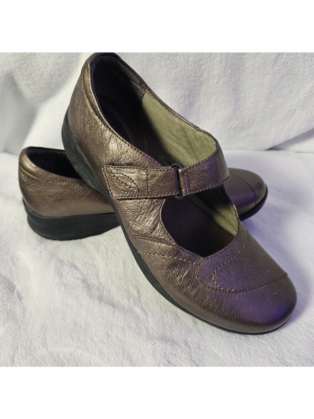 Women’s Clarks In Motion Mary Jane Size 9.5M In Motion Flex Pewter Soft Leather